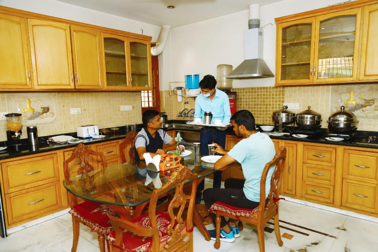 Angel Nri B&B Grander Noida Exterior foto