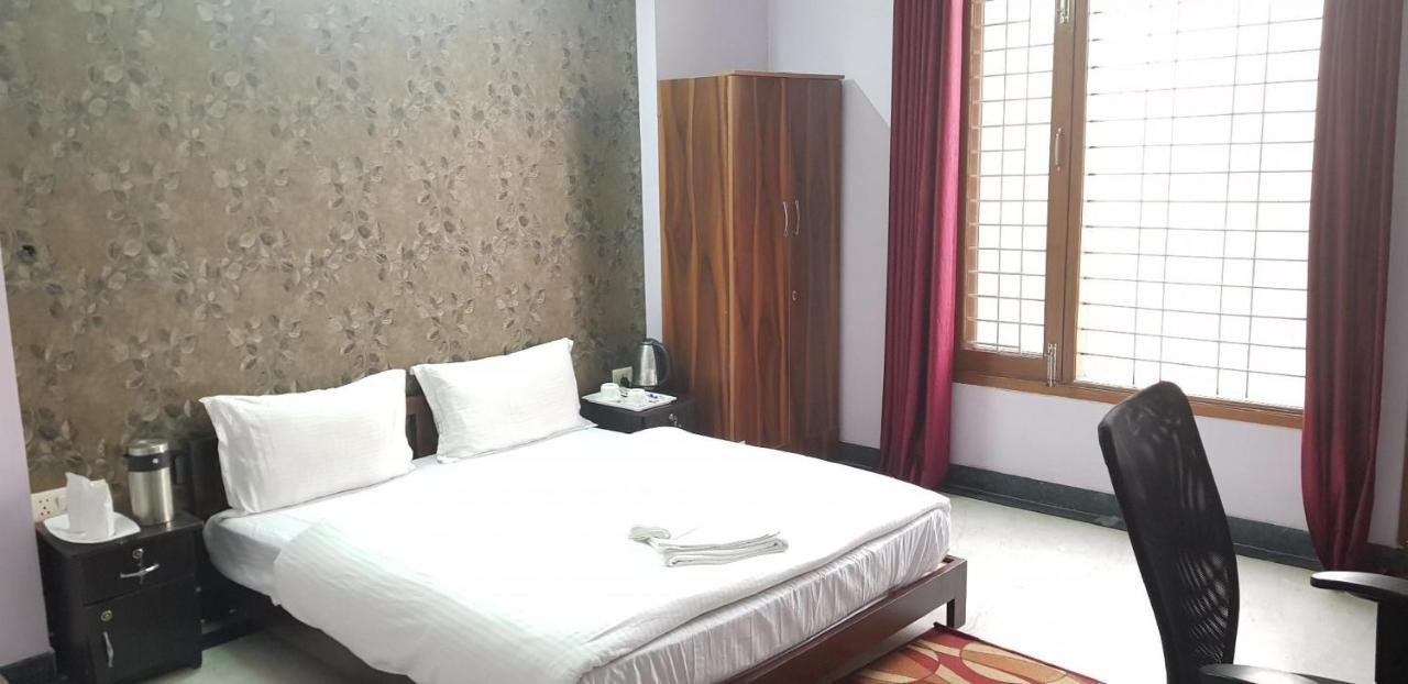 Angel Nri B&B Grander Noida Exterior foto